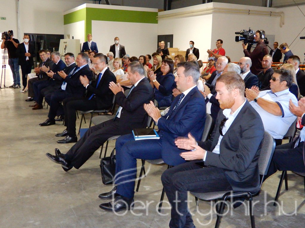 Szijjártó Péter látogatása a Mezei Vill-nél 29